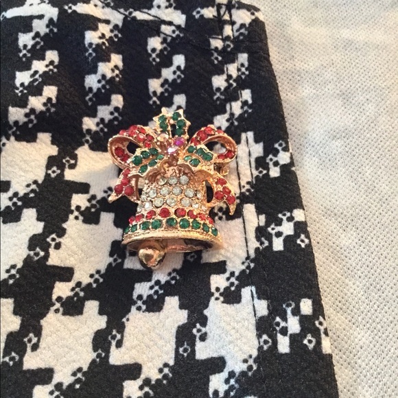 1 left! Set of 2 Christmas Bell Rhinestone Bow Bling Brooches - Picture 4 of 9
